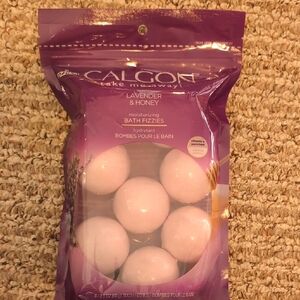 Lavender & Honey - 8 Moisturizing Bath Fizzies